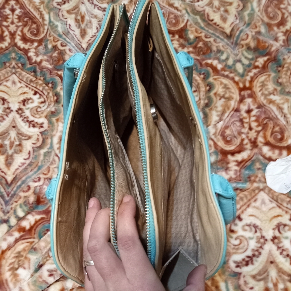 Turquoise purse - Picture 2 of 4